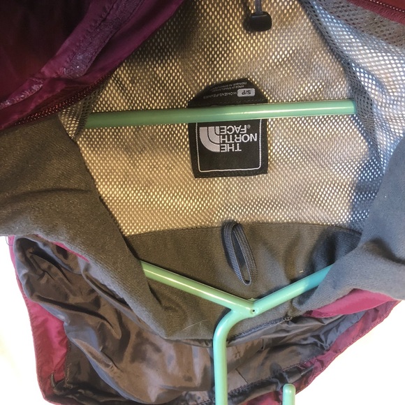 North face Rain Coat - Picture 3 of 5